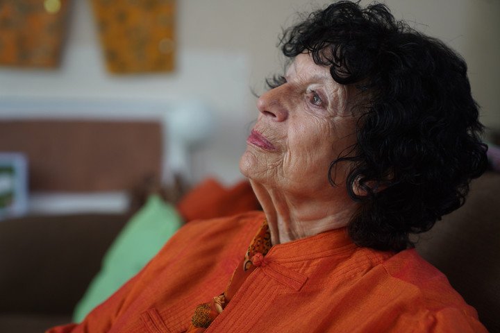 Luisa Valenzuela en su casa. Foto: Guillermo Rodríguez Adami.