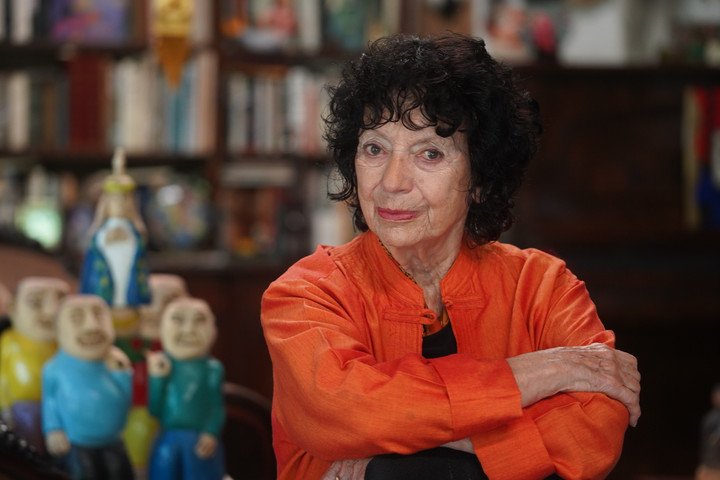 Luisa Valenzuela en su casa. Foto: Guillermo Rodríguez Adami.