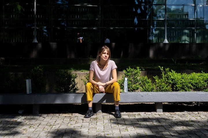 La escritora italiana Verónica Raimo posa durante su estadía en Buenos Aires. Foto: Antonio Becerra.