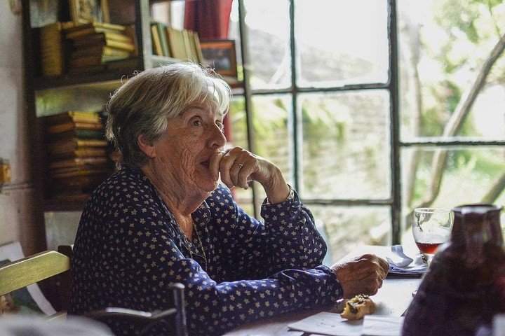 Circe Maia vuelve a las librerías argentinas: el valor de una poeta que ilumina lo cotidiano. Fotos: Iván Franco / Gentileza Caballo Negro