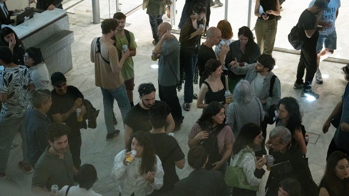 Inauguración de las muestras “Fractura expuesta” y “Seguir la corriente” en Arthaus. Foto: gentileza.