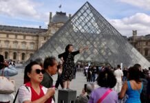 Una fuga de agua en el Museo del Louvre dañó centenares de documentos de la biblioteca de Antigüedades egipcias