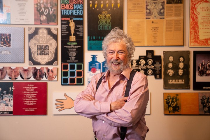Entrevista a Carlos Núñez Cortés de Les Luthiers en su casa San Isidro. Foto: Juano Tesone.