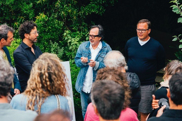 En el centro, Óscar Muñoz en José Ignacio. 