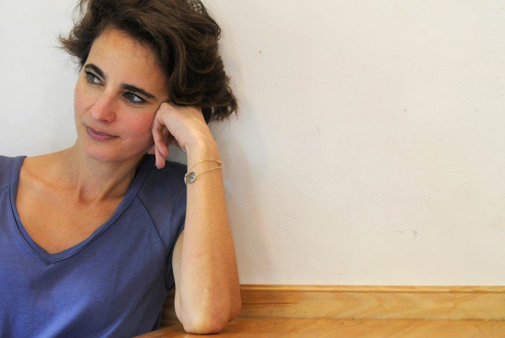 Laurence Debray es escritora e hija del filósofo Régis Debray y la antropóloga Elizabeth Burgos. Foto: Luciano Thieberger.