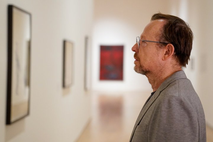 El artista Guillermo Kuitca en MALBA. Foto Maxi Failla.