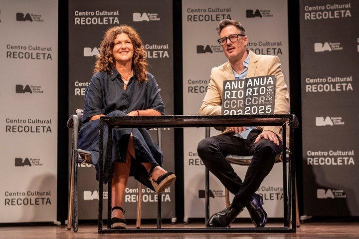 La ministra de Cultura porteña, Gabriela Ricardes, y el director del CC Recoleta, Maximiliano Tomas. Foto: gentileza prensa CCRecoleta.