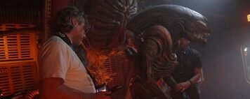 Cuando los efectos prácticos se convierten en postres. Cómo se hizo la asquerosa (y deliciosa) cucaracha que come Dylan O’Brien en ‘Send Help’