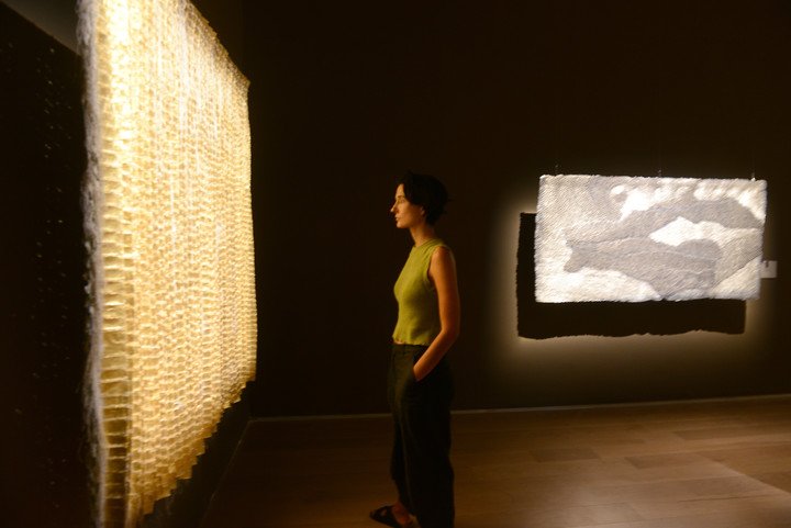 Cuerpo Textil, de Olga de Amaral en el Malba. Foto: Luciano Thieberger. 