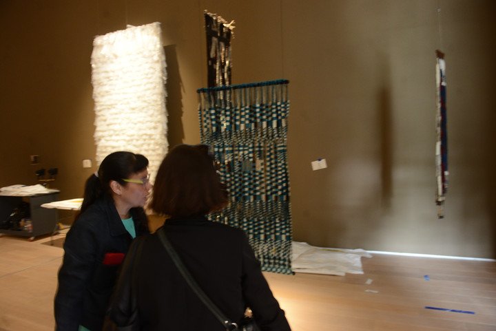 Cuerpo Textil, de Olga de Amaral en el Malba. Foto: Luciano Thieberger. 