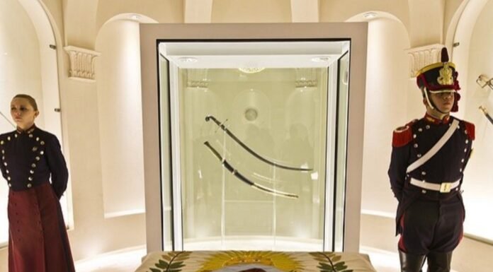 «El sable corvo debe estar en el Museo Histórico Nacional»: hablan los herederos de Rosas