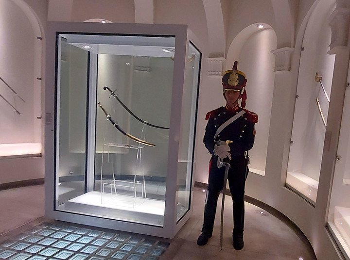 El sable corvo de San Martín se expone en el Museo Histórico Nacional. Foto Cecilia Profetico
