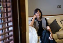 Vilma Ibarra debuta en la literatura: «Tenemos a la historia siempre atrás mirándonos»