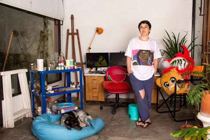 Ad Minoliti en su estudio. (Foto: Lila Lunez)