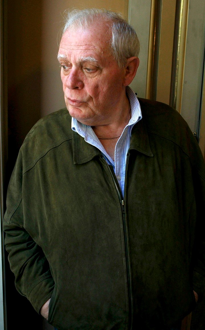 El escritor portugués António Lobo Antunes posa en la Casa de América, en Madrid en 2026. EFE/Paco Campos 