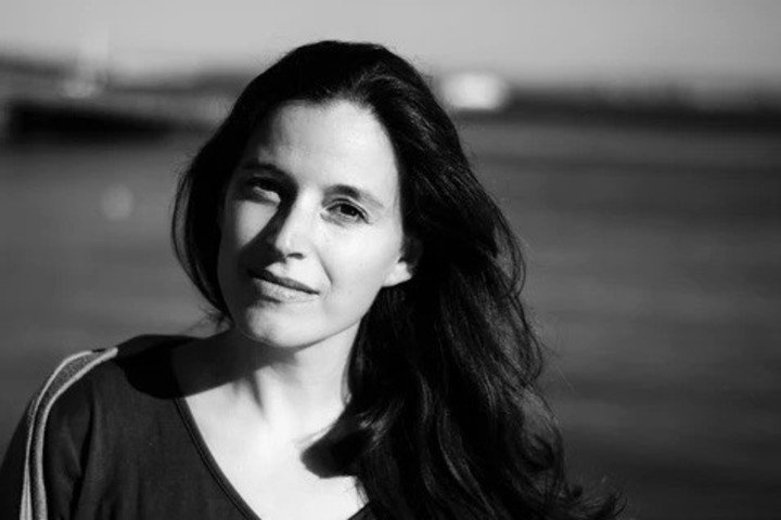 Susana Moreira Marques (Oporto, 1976) vive en Lisboa, donde trabaja como escritora y periodista independiente. Foto: Vitorino Coragem, gentileza Libros del OK.