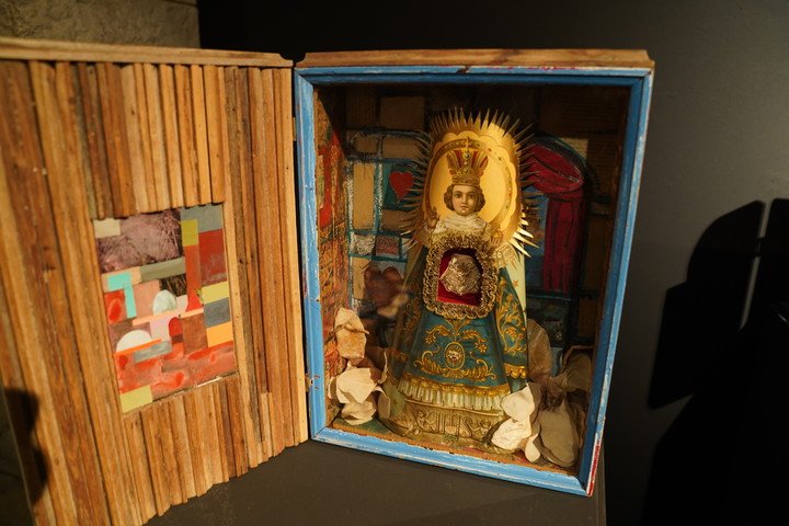 La Bienal de Arte Sacro celebra 40 años en el Museo de Arte Decorativo con obras de 10 países. Foto: Martín Bonetto.