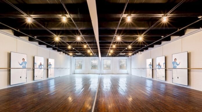 La dupla artística argentina Lolo y Lauti presentan ‘Triple Threat’ en un museo de EE.UU.