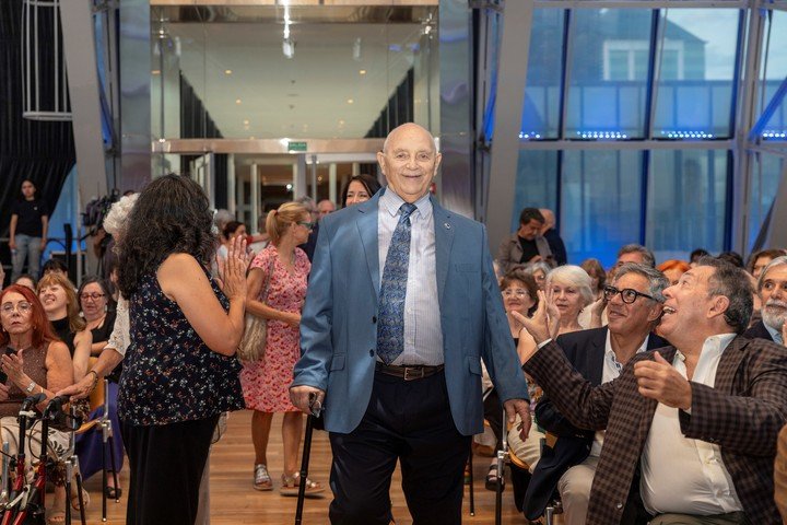 El coreógrafo argentino Mauricio Wainrot fue distinguido como Personalidad Emérita de la Cultura Nacional en el Palacio Libertad. Foto: gentileza Secretaría de Cultura de la Nación.