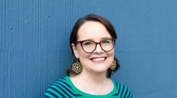 Raina Telgemeier, autora bestseller: “En EE.UU. muchos creen que los cómics deberían prohibirse”