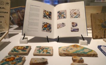 Del siglo XVIII a hoy: el Museo Larreta exhibe la historia de los azulejos en el Río de la Plata