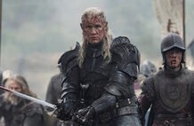 «El simple hecho de existir como mujer en ese espacio hace que la gente comente». Milly Alcock está preparada para las críticas online por su trabajo en ‘Supergirl’