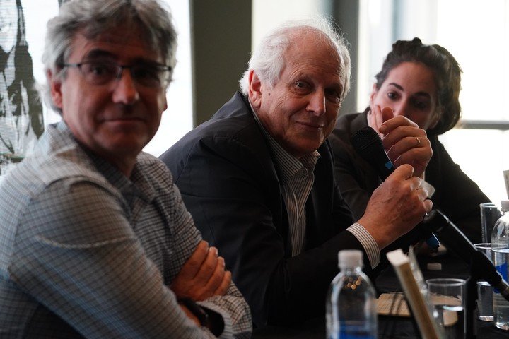 Presentación de Golpe militar y dictadura en Argentina de Carlos Malamud junto a los historiadores Camila Perochena y Roy Hora.
Foto: Emmanuel Fernández.
