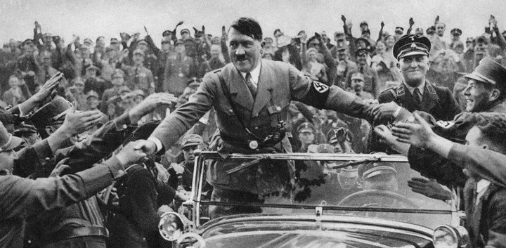 Hitler asume como canciller alemán. Archivo Clarín.