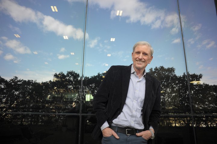Charlie López es docente, escritor e historiador. Foto: German García Adrasti.