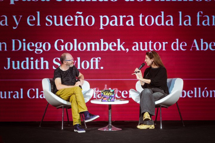 La ciencia sueño para toda familia. Diálogo con Diego Golombek autor de Abecedario sueño en el espacio cultural Clarín-Ñ.Foto: Mariana Nedelcu.
