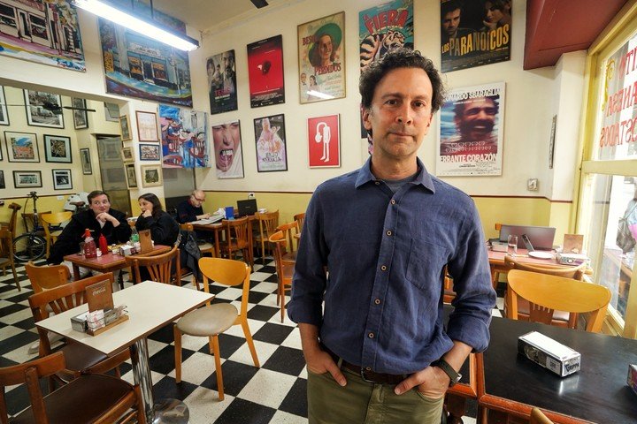El fotógrafo y escritor Kevin Rabalais en Buenos Aires. Foto: Ariel Grinberg.