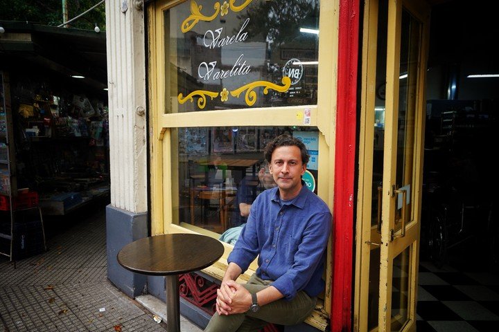 El fotógrafo y escritor Kevin Rabalais en Buenos Aires. Foto: Ariel Grinberg.