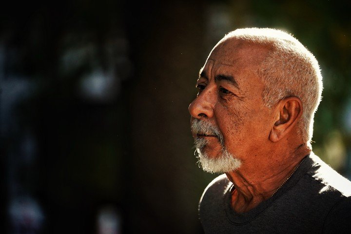 Leonardo Padura, de visita en Buenos Aires, para participar de la Feria Internacional del Libro de Buenos Aires. Foto: Ariel Grinberg.