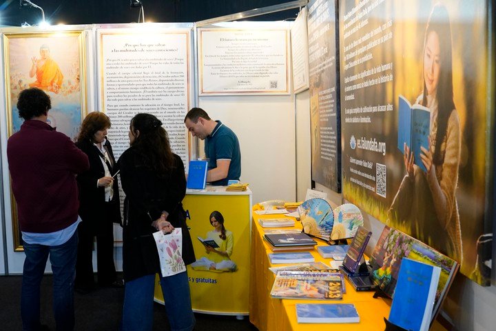 Falun Dafa es una técnica espiritual china que llegó a la Argentina en el siglo XXI. Foto: Fernando de la Orden.