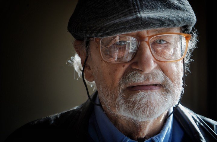 El escritor, biógrafo e investigador Álvaro Abós. Foto: Ariel Grinberg.