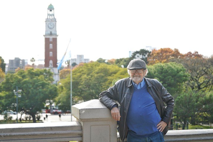 El escritor, biógrafo e investigador Álvaro Abós. Foto: Ariel Grinberg.