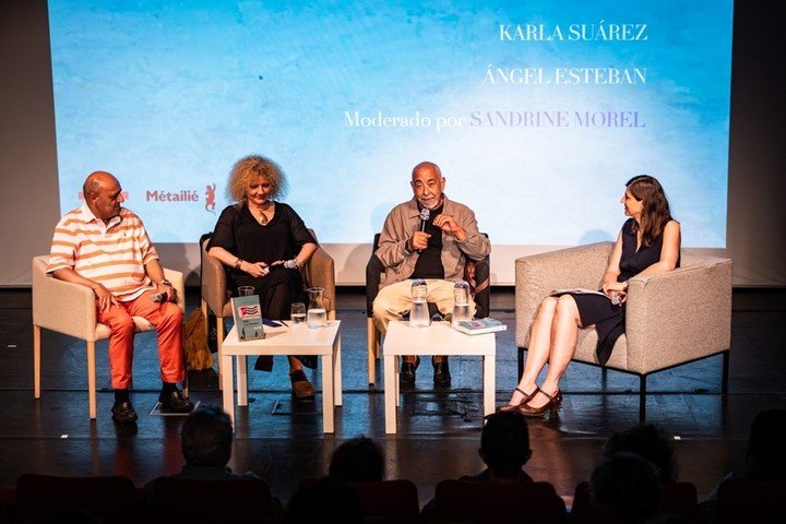 El escritor cubano Leonardo Padura en el Instituto Cervantes de París. Foto: Xose Bouzas, Instituto Cervantes de París en X.