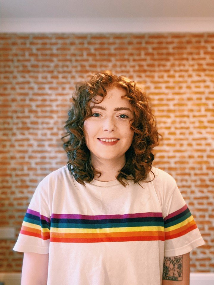 La escritora e ilustradora británica Alice Oseman, autora de Heartstopper. Foto: Gentileza de Alice Oseman.