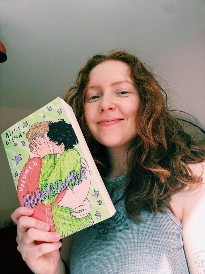 La escritora e ilustradora británica Alice Oseman, autora de Heartstopper. Foto: Gentileza de Alice Oseman.