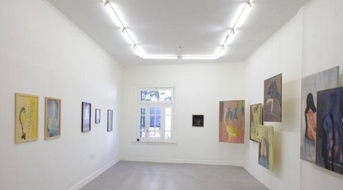 Débora Pierpaoli: una pintura íntima que convierte la quietud en una forma de resistencia