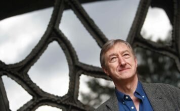 Julian Barnes y el arte de cambiar de opinión: el ensayo que invita a revisar todas las certezas