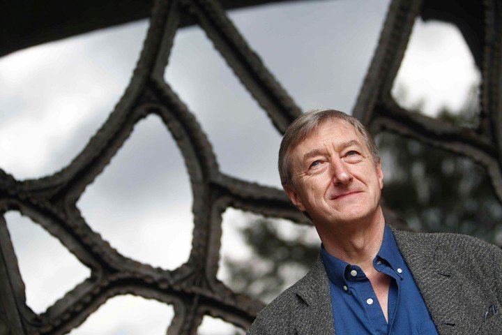 Fotografía de archivo del 26/11/2012 del escritor británico Julian Barnes. EFE/ ARCHIVO/Marta Pérez