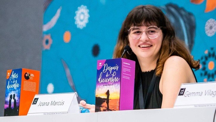 Las entradas para ver a Joana Marcús, que llegó al país para presentar su primera novela escrita directamente para editorial, Los ecos de Jude, se agotaron en cuestión de segundos. Foto: redes sociales.