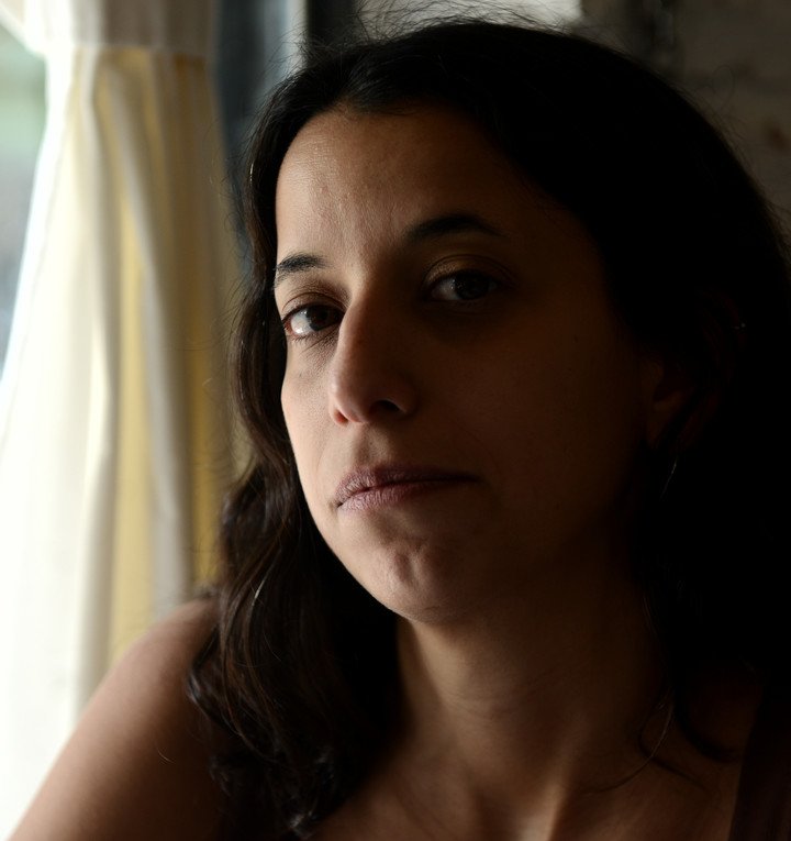 Lila Bendersky es licenciada en Ciencias de la Comunicación Social (UBA) y periodista egresada de TEA. Foto: Luciano Thieberger. 