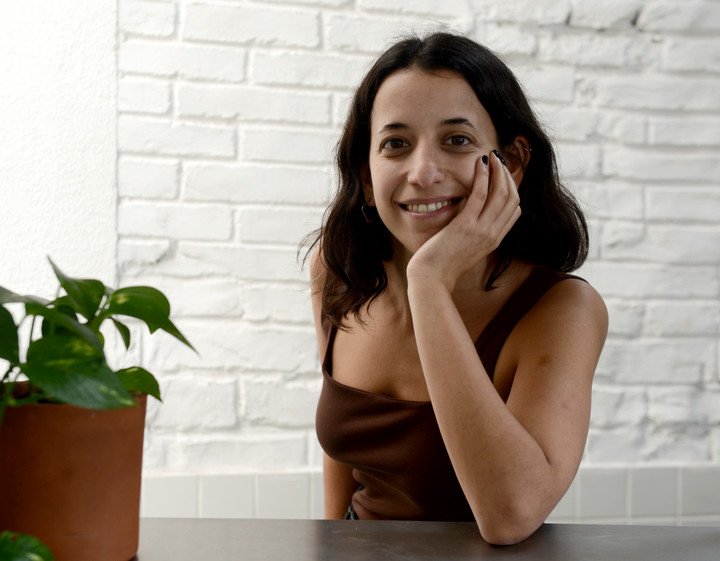 Lila Bendersky es licenciada en Ciencias de la Comunicación Social (UBA) y periodista egresada de TEA. Foto: Luciano Thieberger. 