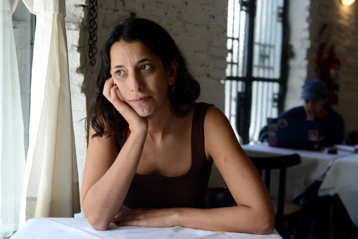 Lila Bendersky es licenciada en Ciencias de la Comunicación Social (UBA) y periodista egresada de TEA. Foto: Luciano Thieberger. 