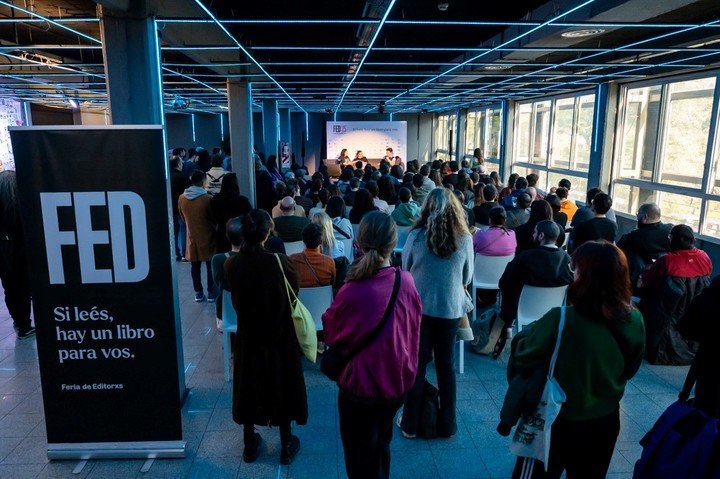 En el año 2025, pasaron por la Feria de Editores (FED) más de 30 mil personas. Foto: Matías Moyano, gentileza FED.