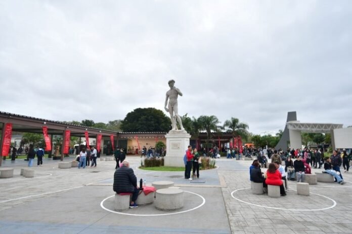 Resistencia talla su obra más ambiciosa: la Bienal del Chaco convirtió a una ciudad en un museo a cielo abierto