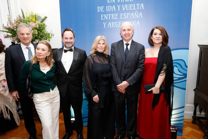 El embajador Sergio Baur; la coordinadora de Malba Puertos, Eleonora Jaureguiberry; el titular del FNA, Tulio Andreussi Guzmán; y la periodista y escritora Matilde Sánchez. Foto: Julio Ruíz