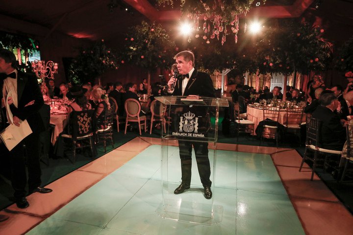 El embajador de España, Joaquín María de Arístegui Laborde en la velada a beneficio del Bellas Artes. Foto: Julio Ruíz 